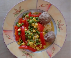 Variation von Hackbällchen mit Currysauce