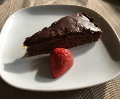 Schokoladenkuchen mit Aprikosenkonfitüre