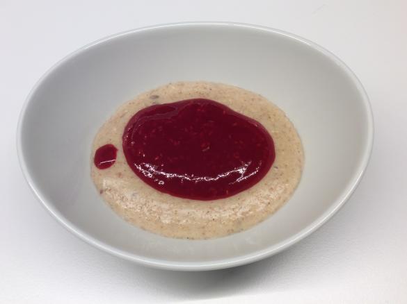 Porridge mit Fruchtsosse