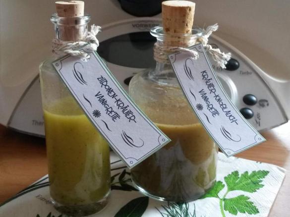 Kräuter-Knoblauch-Vinaigrette (Salatdressing)