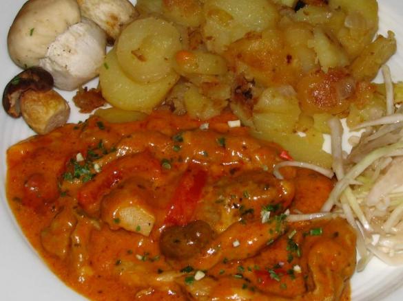 Variation von Geschgnetzeltes mit Metaxasoße