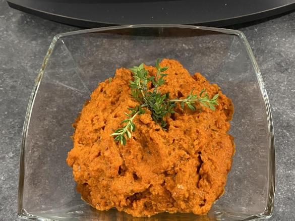 Mediterraner Brotaufstrich