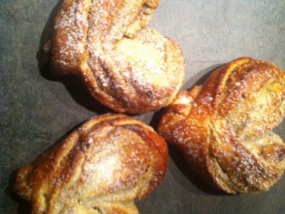 Süsse Herzen mit Nussfüllung aus dem Newsletter 02/13