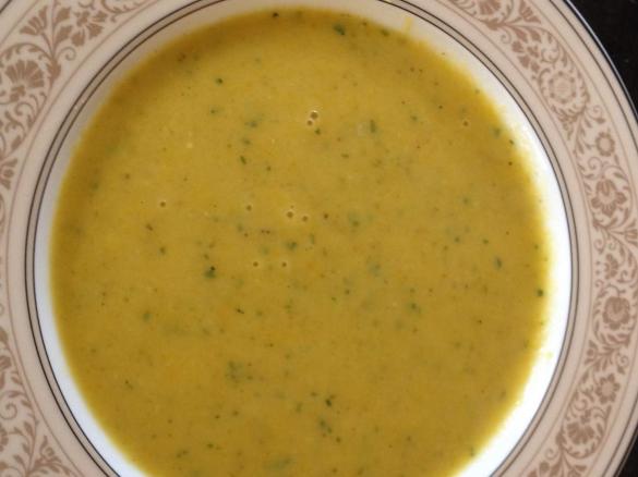 Kartoffel-Karotten-Zuccini Suppe