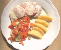 Mediterranes Schnitzel mit Gemüse und Rosmarinkartoffeln