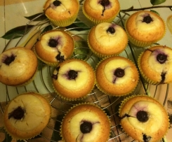 Blaubeer-Muffins mit Vanilleguss