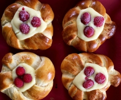 Süße Hefe Pudding Knoten