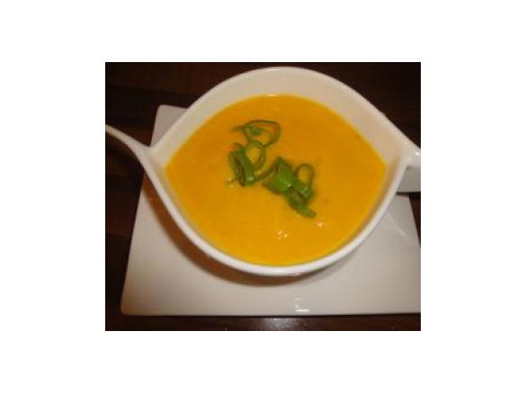 Fruchtige Karotten-Mangosuppe