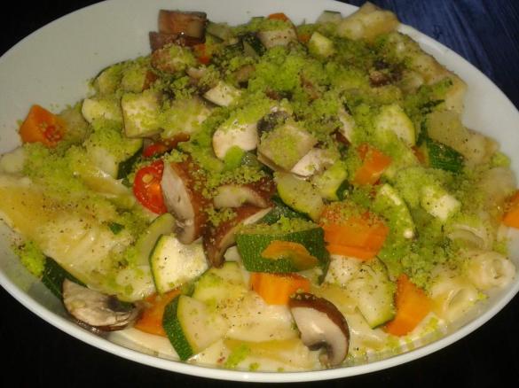 Nudeln mit Varomagemüse und grünem Parmesan