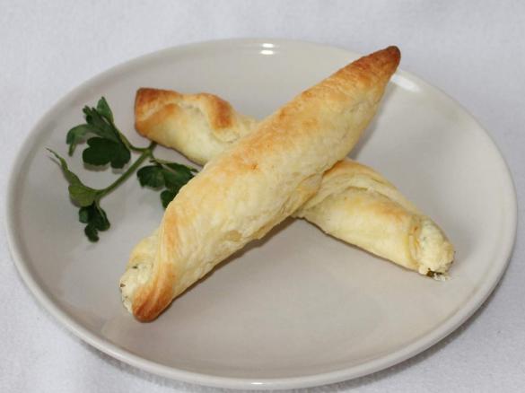 Partyrollen mit Käsefüllung