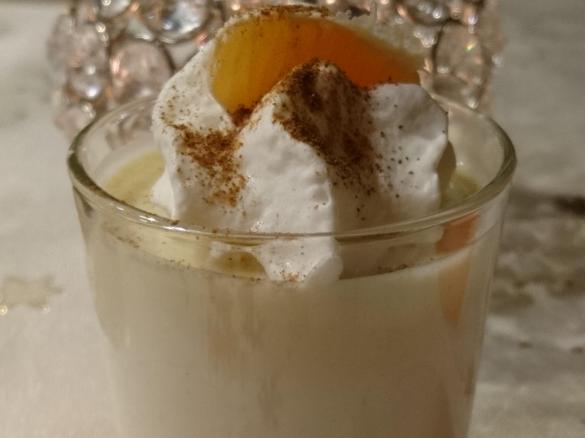 Orangencreme mit weißer Schokolade