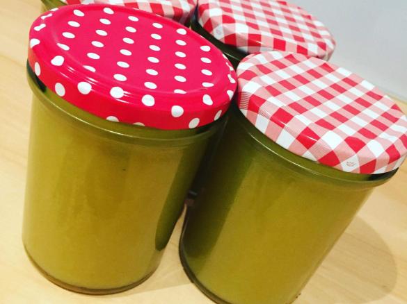 Rhabarber-Mango-Marmelade - ein grüner Genuss