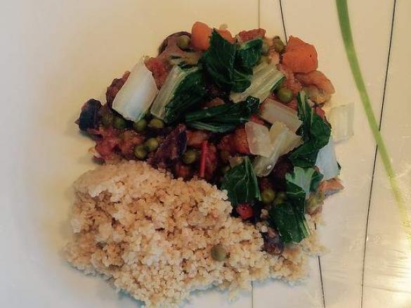 Gemüse-Curry mit Pac-Choi, Shitake-Pilzen und CousCous