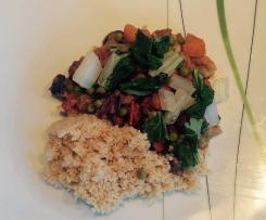 Gemüse-Curry mit Pac-Choi, Shitake-Pilzen und CousCous