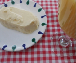 Butter wie vom Senner für die Model und Buttermilch