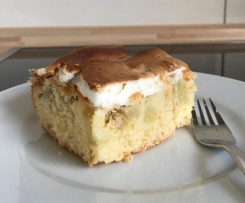 Rhabarberkuchen vom Blech mit Baiser