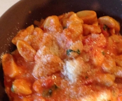 Gnocchi mit pikanter Tomatensauce