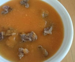 Möhrensuppe mit Rindfleisch