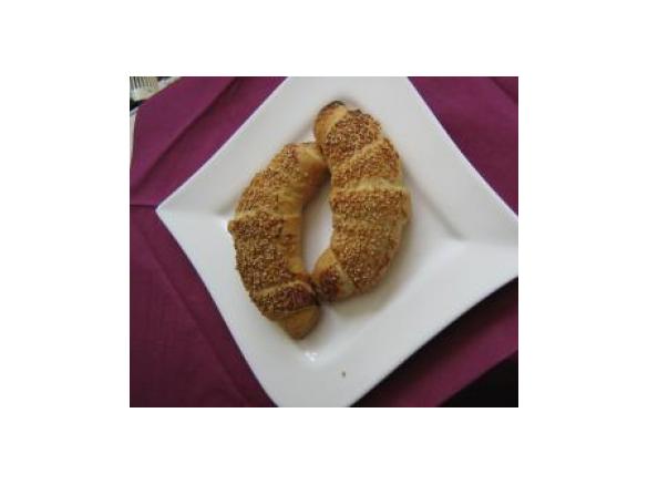 HÖRNCHEN MIT SCHAFSKÄSE-(KIFLICE SA SIROM)