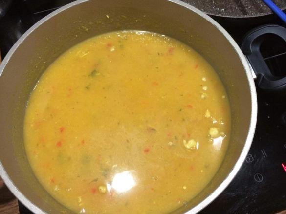 Hühnercurry-Suppe mit Kurkuma