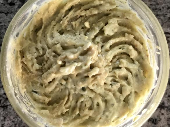 Erdnuss Koriander Dipp