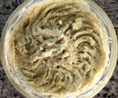 Erdnuss Koriander Dipp