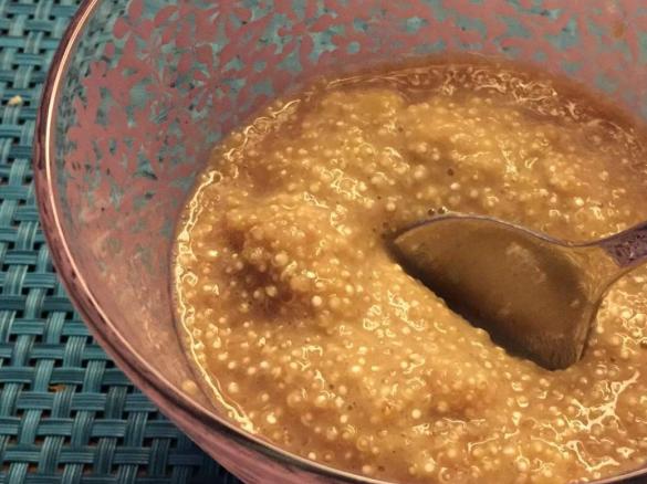 Quinoa Porridge mit Beeren