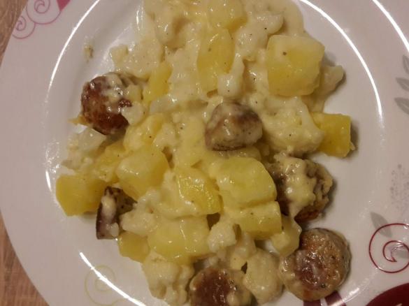 Blumenkohlauflauf mit Bratwurstbällchen