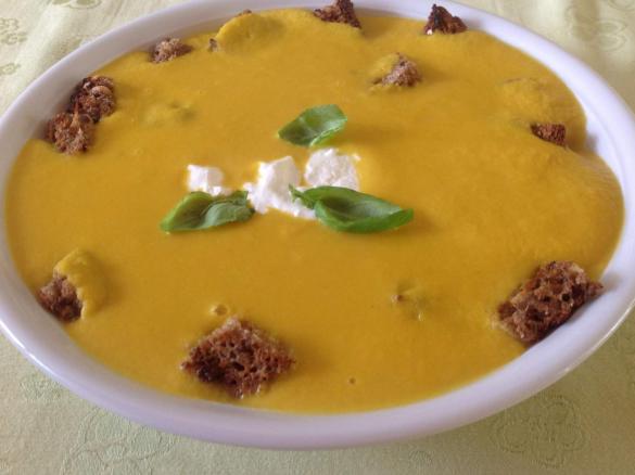 Gemüse-Creme-Suppe (m. Möhre)