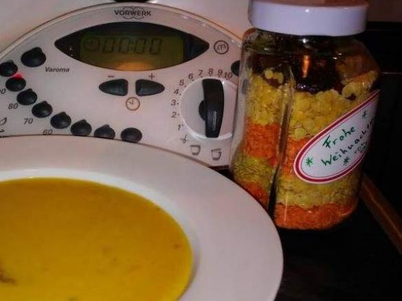Linsen-Curry-Suppe als Geschenk im Glas