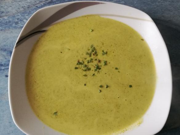 Brokkoli-Knoblauch Suppe