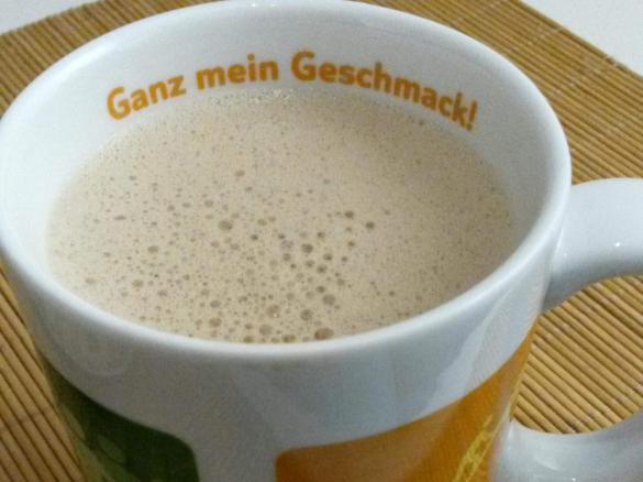 Cappuccino mit Caro-Kaffee und Schokolade