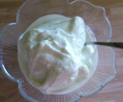 Waldmeistereis mit Joghurt 