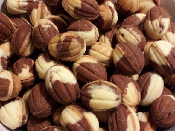 Zaubernüsse (Oreschki), russisch