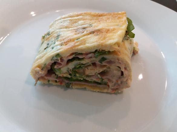 Ruccola Pfannkuchenroulade