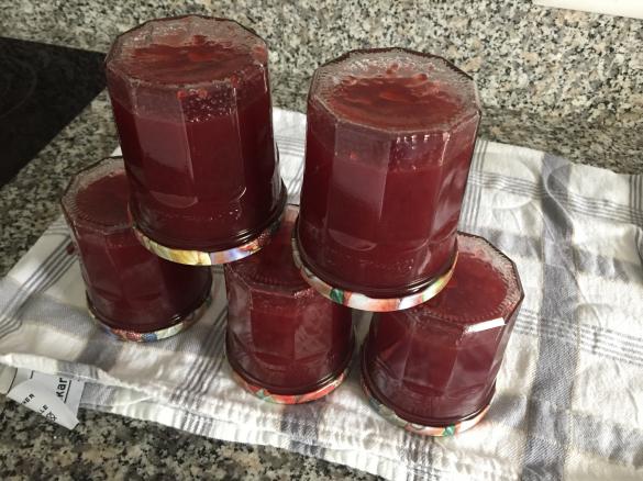 Einfach schnelle leckere Pflaumenmarmeladen