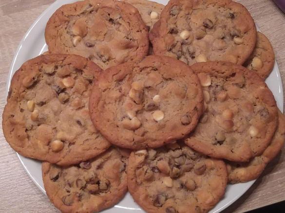 Chunky Peanut Butter Cookies