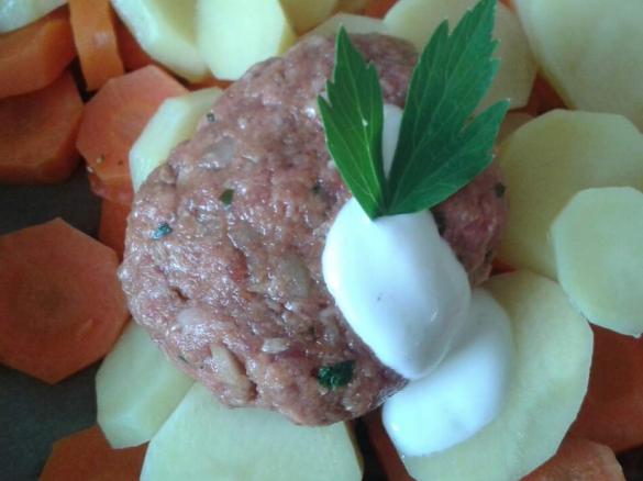 Frikadellen mit Gemüse vom Backblech