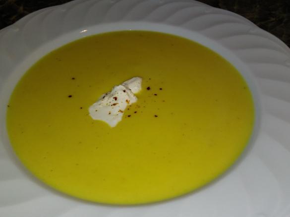 Mango-Curry-Suppe mit Reis