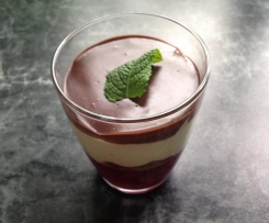 Mascarponecreme mit Sauerkirschen und Amarettini