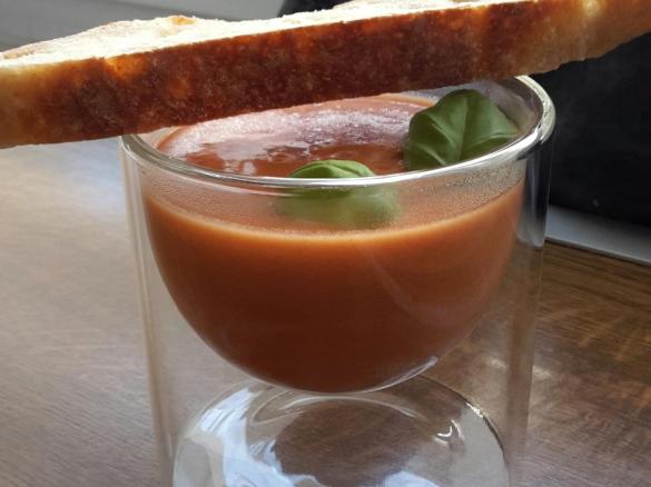 Tomatensuppe mit Kokosmilch und Ingwer