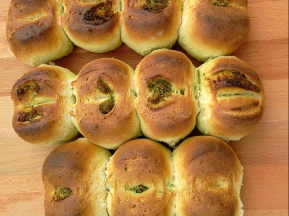 Kräuterbuttersemmeln/ -brötchen