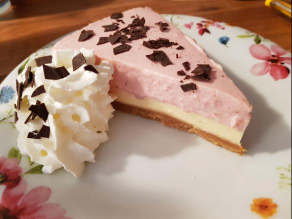 Erdbeer-Mango-Cheesecake