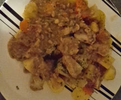 Hähnchen mit Kartoffeln und Broccoligemüse zu Walnuss-Soße