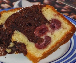 Marmorkuchen mit Kirschen