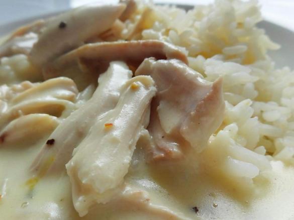 Hühnerfrikassee mit weißem Spargel