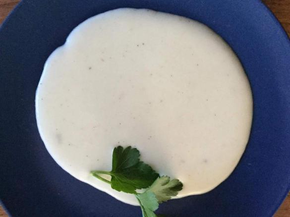 Leichte Meerrettichsoße,           z. B. zu Tafelspitz