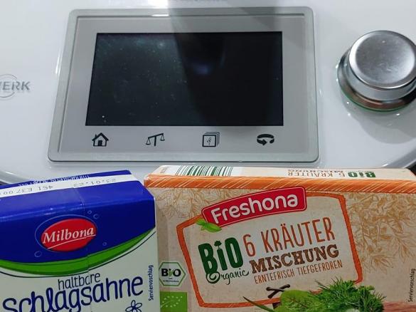 Selbstgemachte cremige Kräuterbutter