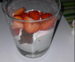 Erdbeeren mit Mascarponecreme und Brownies