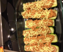 Gefüllte Zucchini mit Hackmus